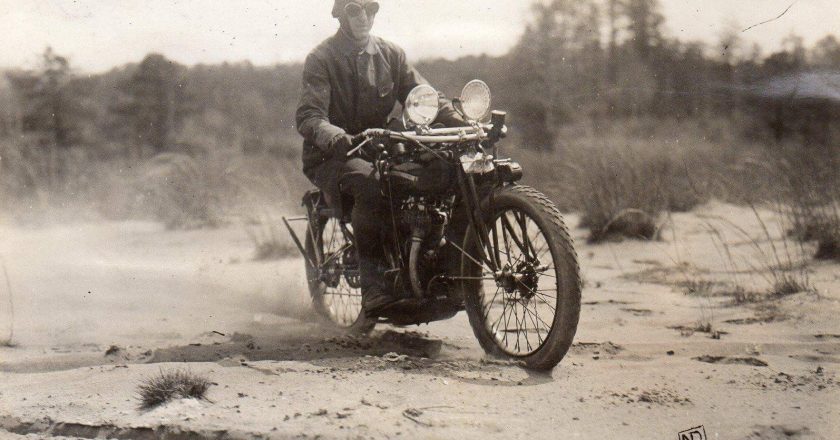 May 5, 1914 – Erwin “Cannonball” Baker starts first cross country run