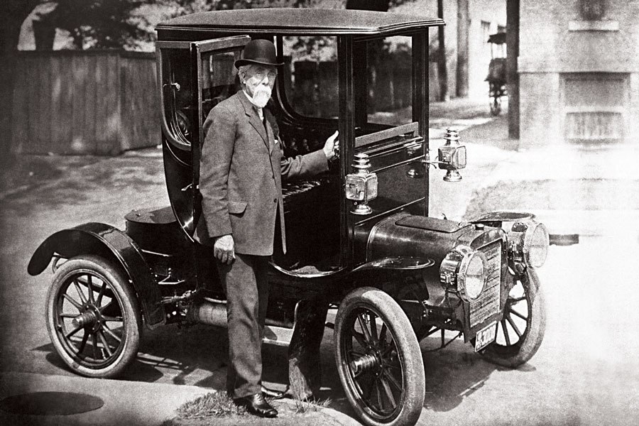 October 20, 1902 - The first Cadillac is completed, maybe... - This Day ...