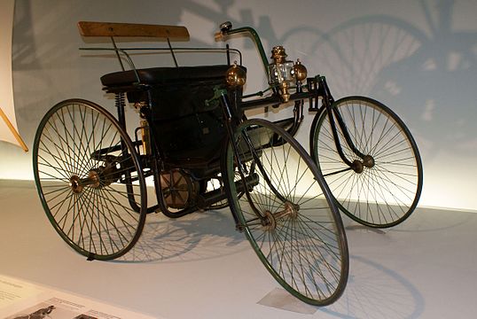 gottlieb daimler first car