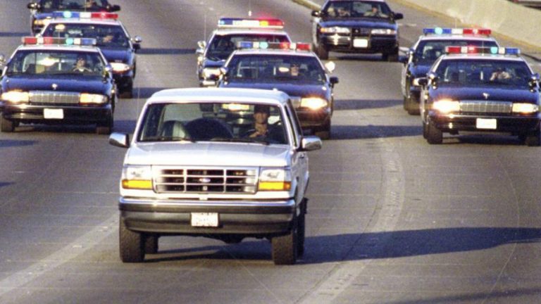 June 17 1994 Oj Simpson Flees In A White Ford Bronco 90 Million Watch Live This Day In 6631