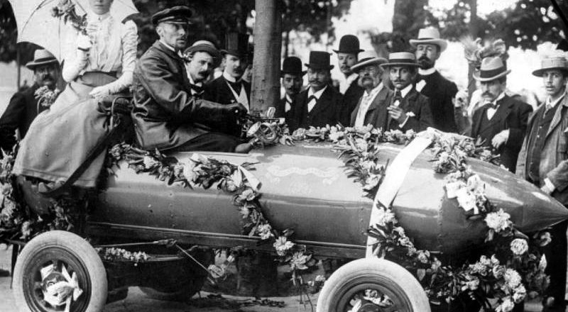 December 8, 1913 – Land speed record setter Camille Jenatzy dies during hunting prank