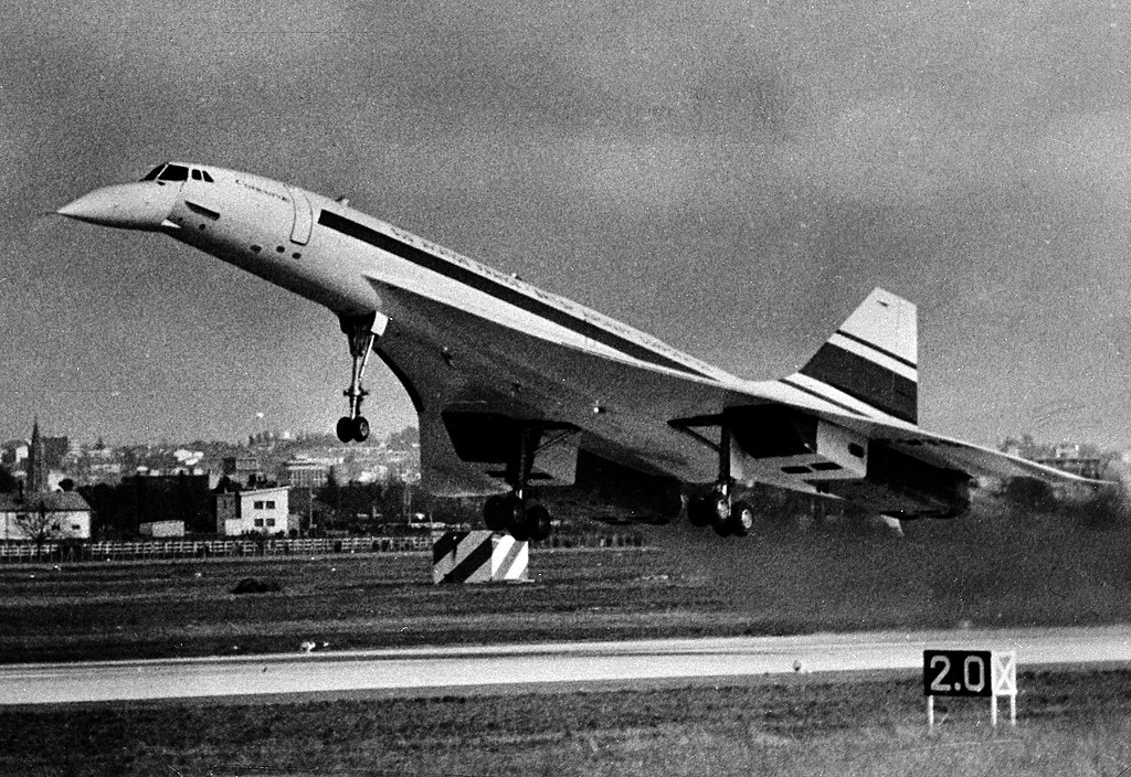 first flight of the concorde