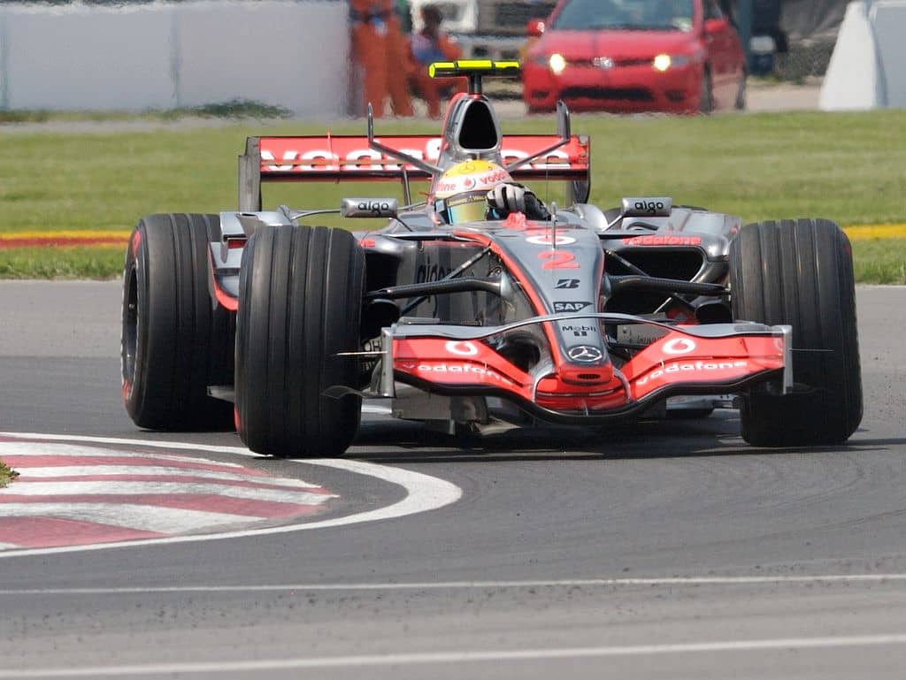 lewis hamilton racing in 2007 canadian grand prix, his first f1 win